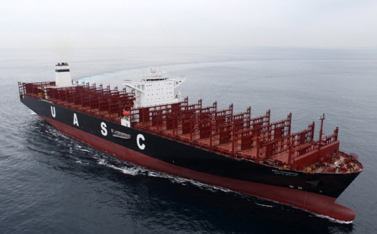 한국조선해양의 초대형 컨테이너선. <한국조선해양 제공>